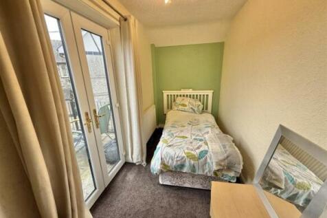 bedroom-2.jpeg