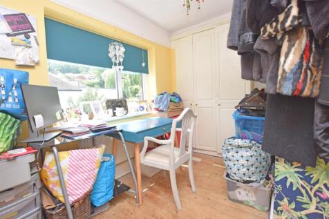 Bedroom 2.JPG