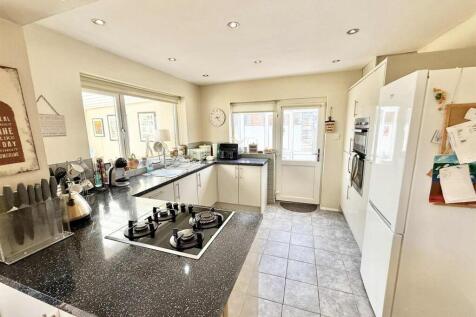 kitchen-2.jpg