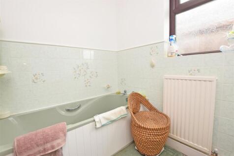 Bathroom.JPG
