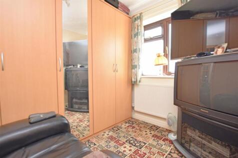 Bedroom 3.JPG