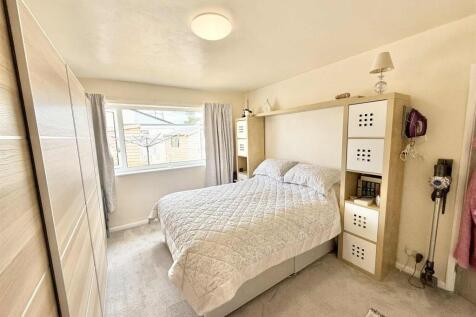 bedroom-1.jpg