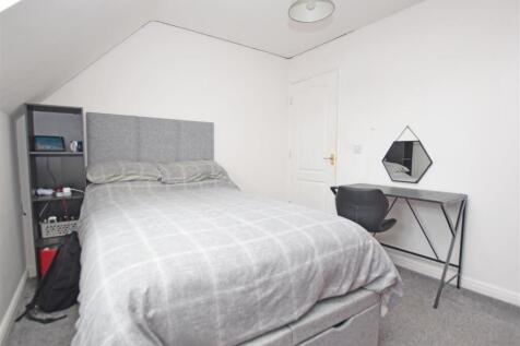 Bedroom 4 V2.JPG
