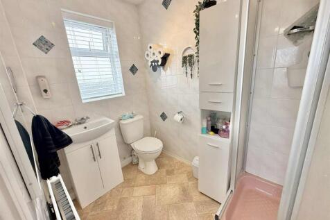 Shower Room.jpg