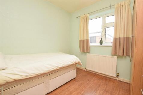 Bedroom 2.JPG