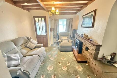 Living Room 1.jpg