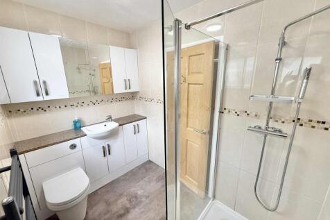 Shower Room.jpg