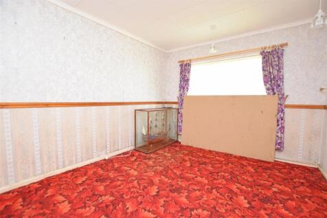 Bedroom 2.JPG