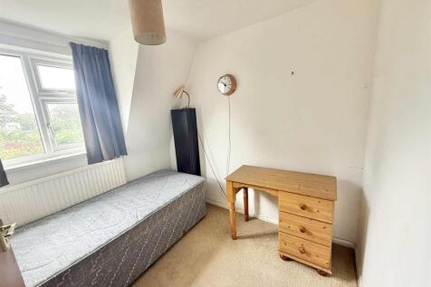 Bed-4.jpg