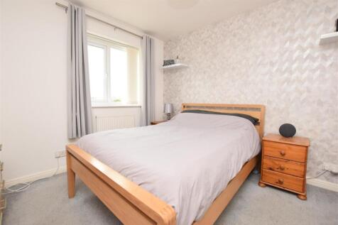Bedroom 1.JPG