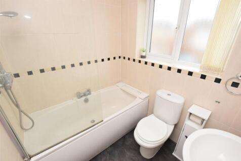 Bathroom 1.JPG