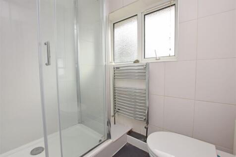 Bathroom.JPG