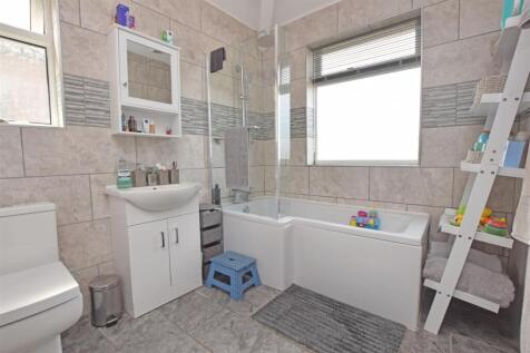 Bathroom.JPG