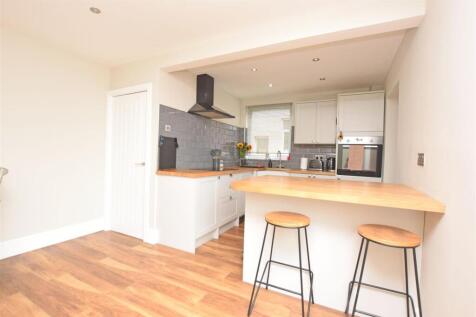 Kitchen Diner View 3.JPG