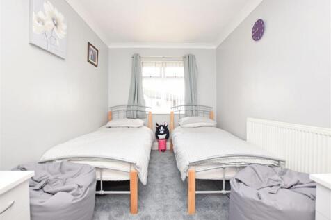 Bedroom 3 V2.JPG