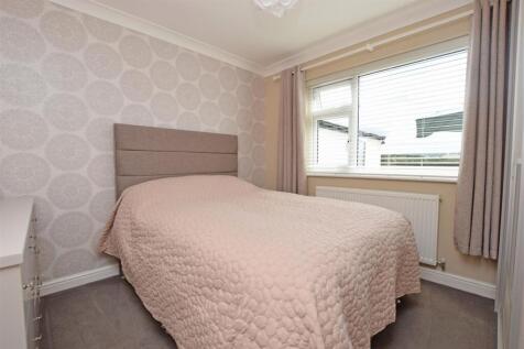 Bedroom 2.JPG