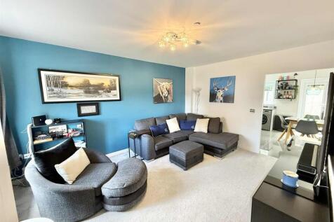 lounge-1.jpg
