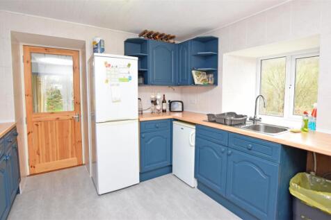 Kitchen V2.JPG