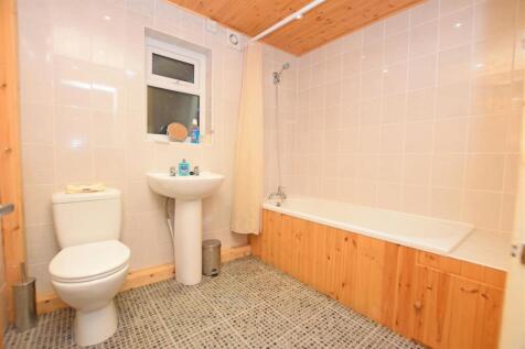 Bathroom.JPG