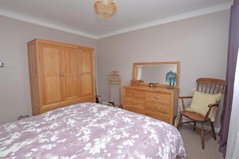 Bedroom 1 V3.JPG