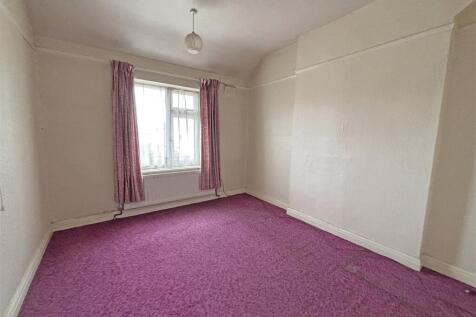 Bedroom 2.JPG
