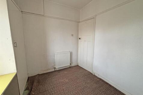 Bedroom 3 V2.JPG