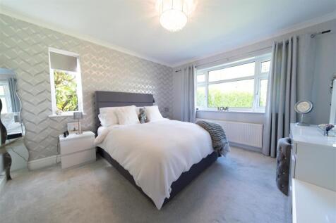 Bedroom 1.jpg