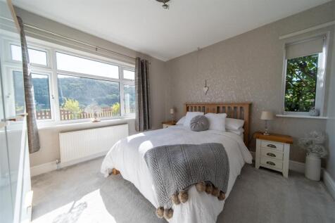 Bedroom 2.jpg