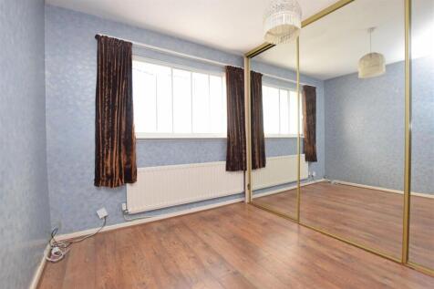 Bedroom 1.JPG