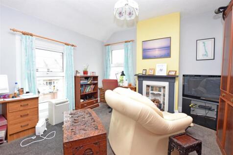 Bedroom 2.JPG