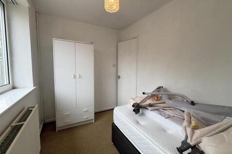 Bedroom 2 V2.JPG