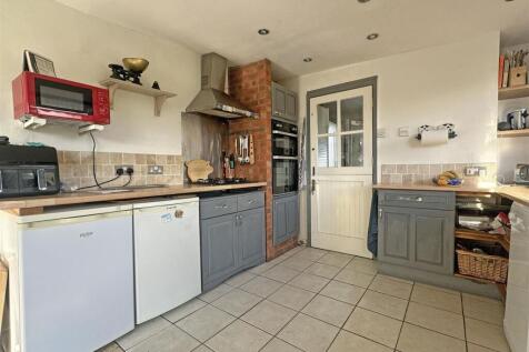 Kitchen Diner view 2.jpg