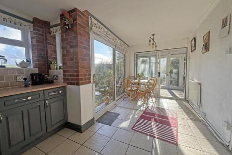 Kitchen Diner View 3.jpg