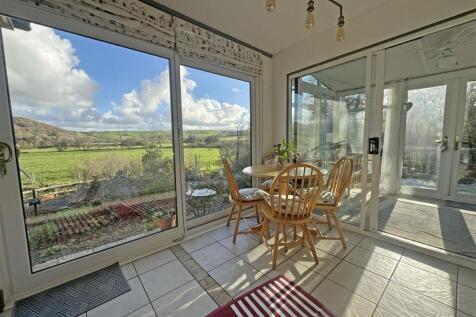 Kitchen Diner view 4.jpg