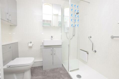 Bathroom.JPG