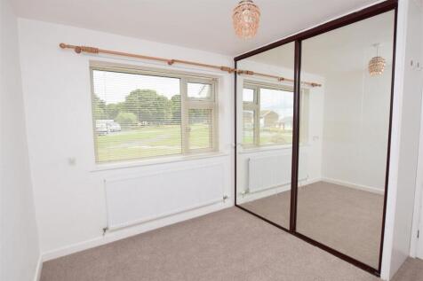 Bedroom 2.JPG