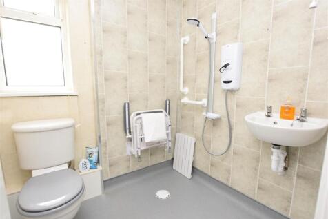 Shower room.JPG