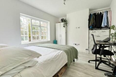 Bedroom (furnished)