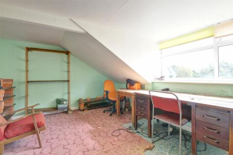 Bedroom 5/ Living