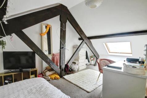 Annex Attic Room