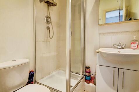 Ensuite Bed 2