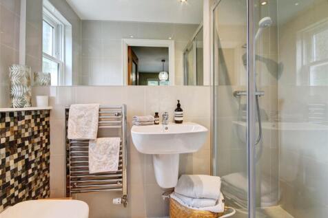 Bedroom 4 Ensuite