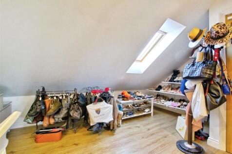 Bed/Dressing Room
