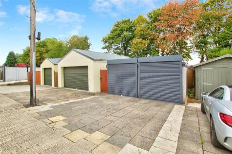 Double Garage &amp; Park