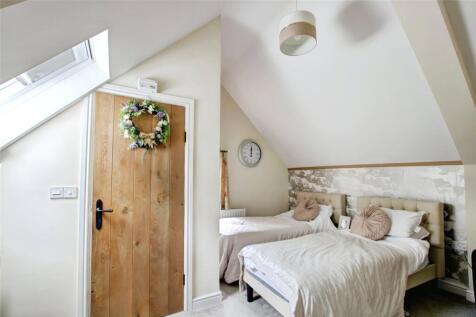 Cottage Bed 3