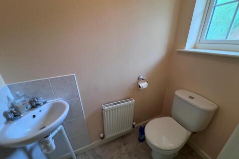 Cloakroom/wc