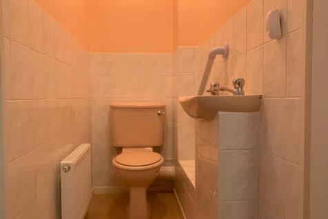 Cloakroom/wc