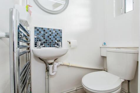 Cloakroom/wc