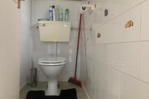 Cloakroom/wc