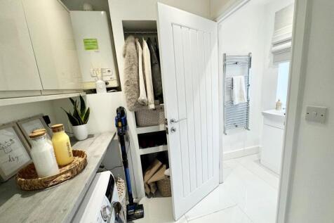 Utility &amp; Cloakroom